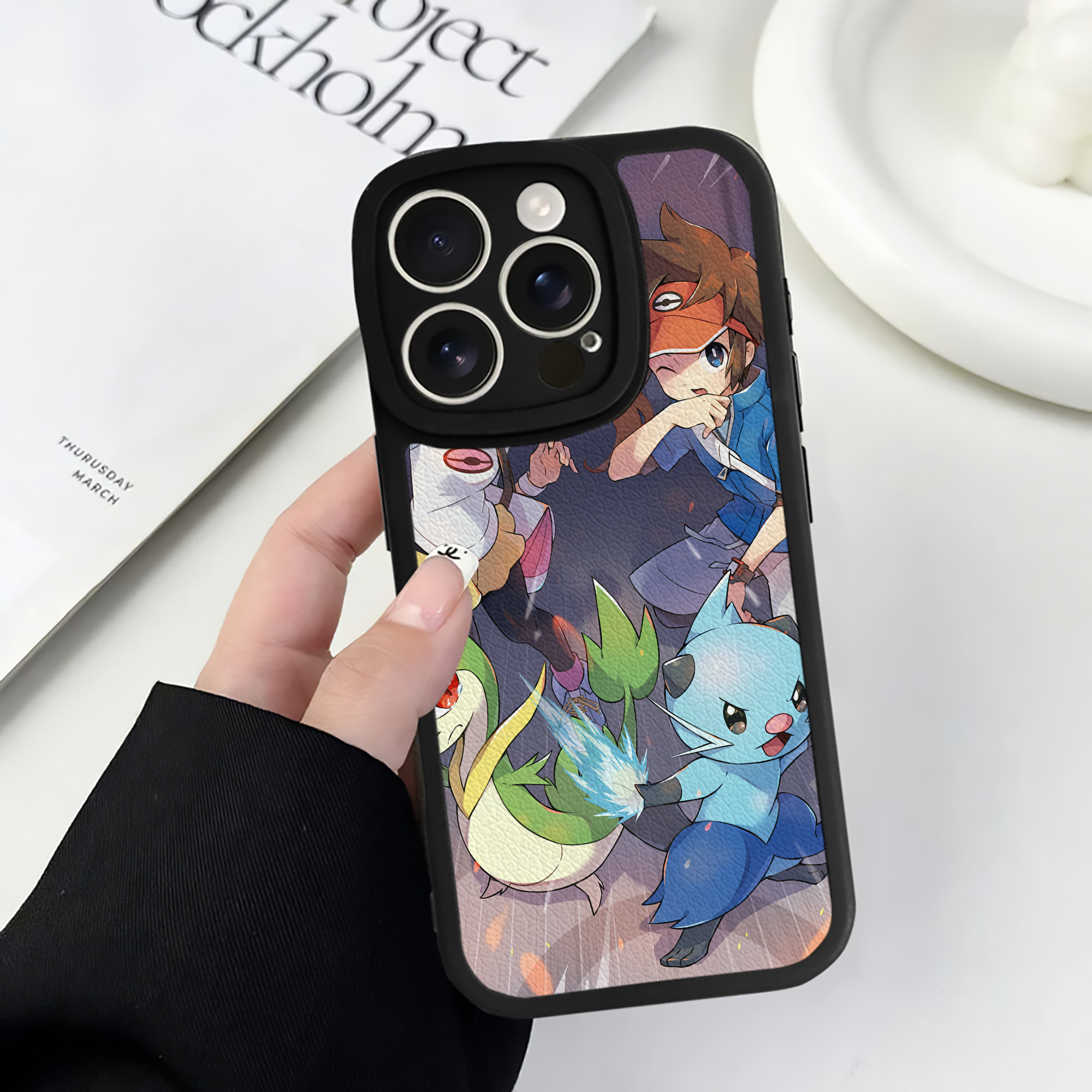 （画像用） ポケットモンスター Pokémon 【iPhone 16シリーズ対応】シリコンスマホケース（レザー調） 材質：シリコン